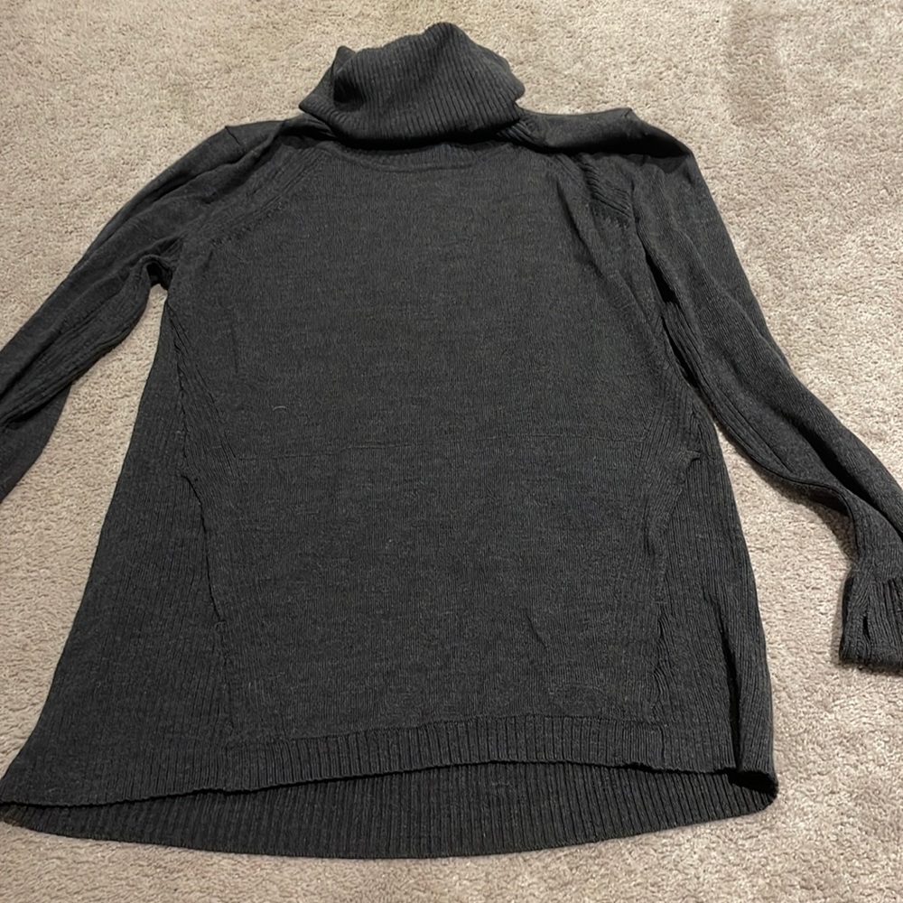 Grey Lululemon turtleneck